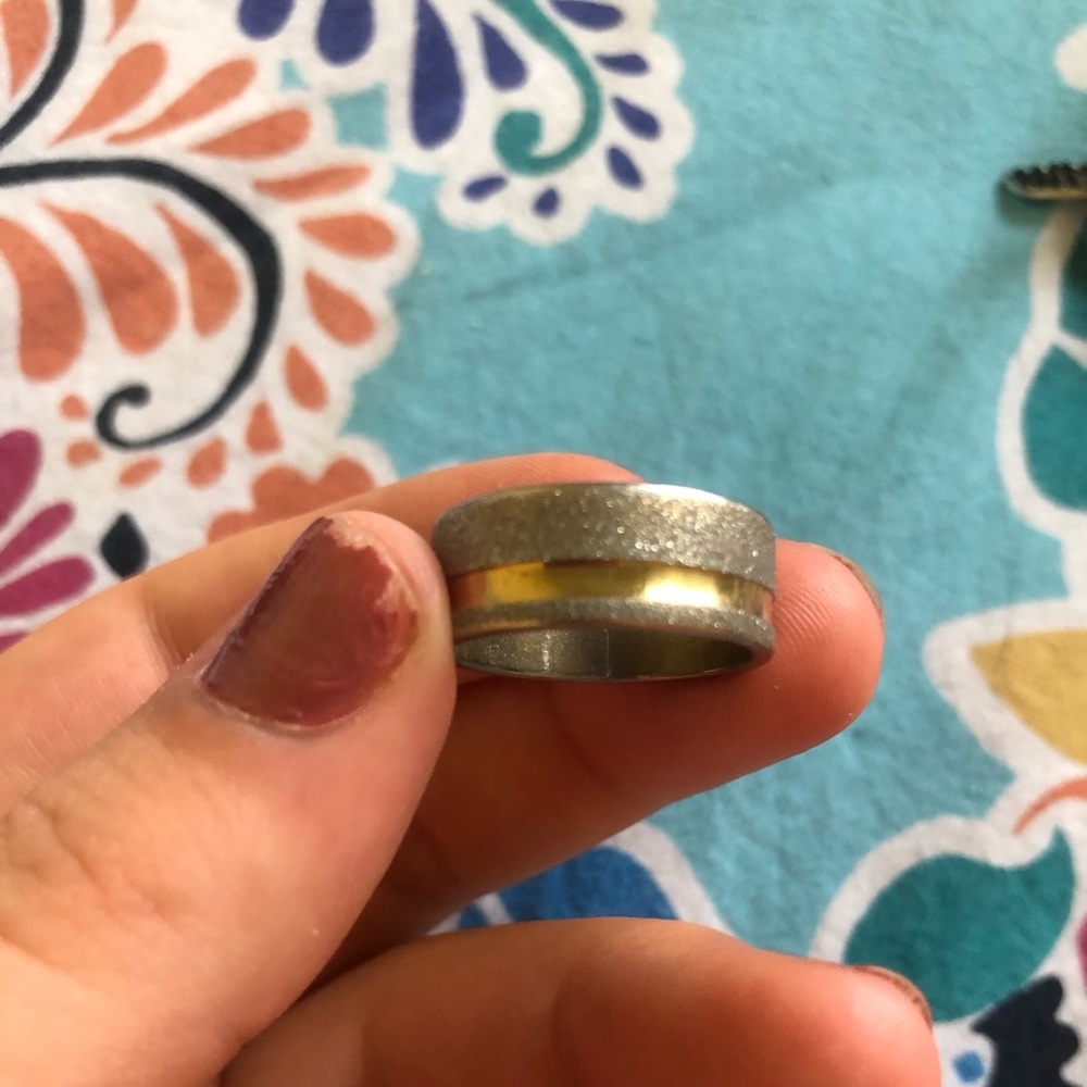shimmery gold band ring